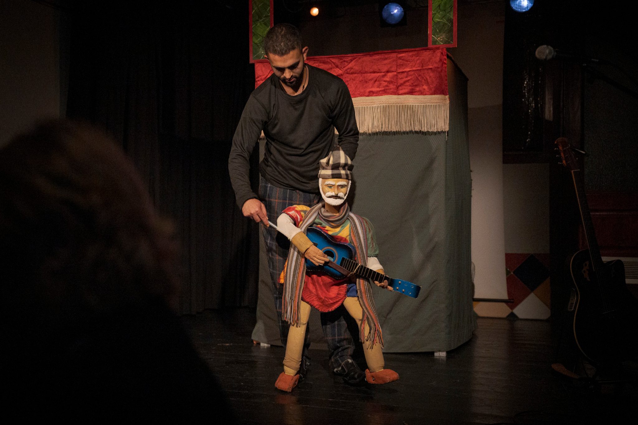 Palestinako Mousa Nidal Kahtib Kabaretean. Kabigorri Ateneoa Argazkiak:Gari Garaialde / Bostok Photo