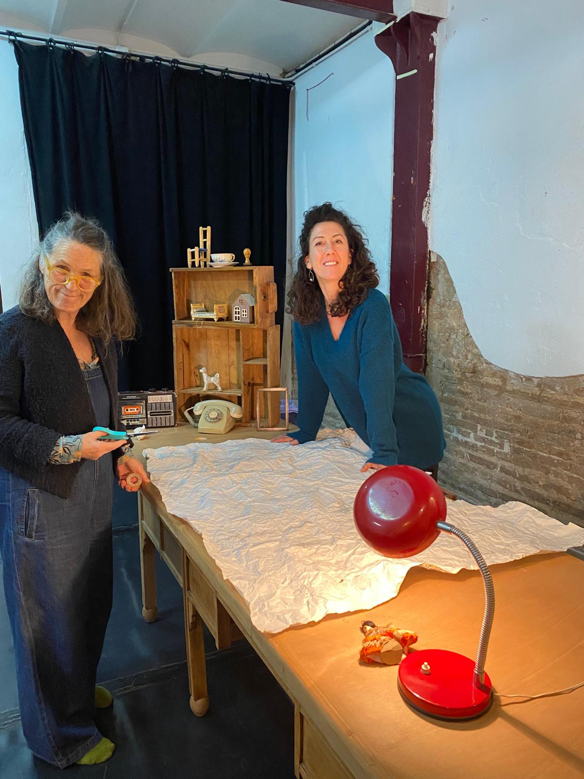 Formación Teatro de Objetos en Titirimundi 2026. Con Katy Deville y Marta Cortel